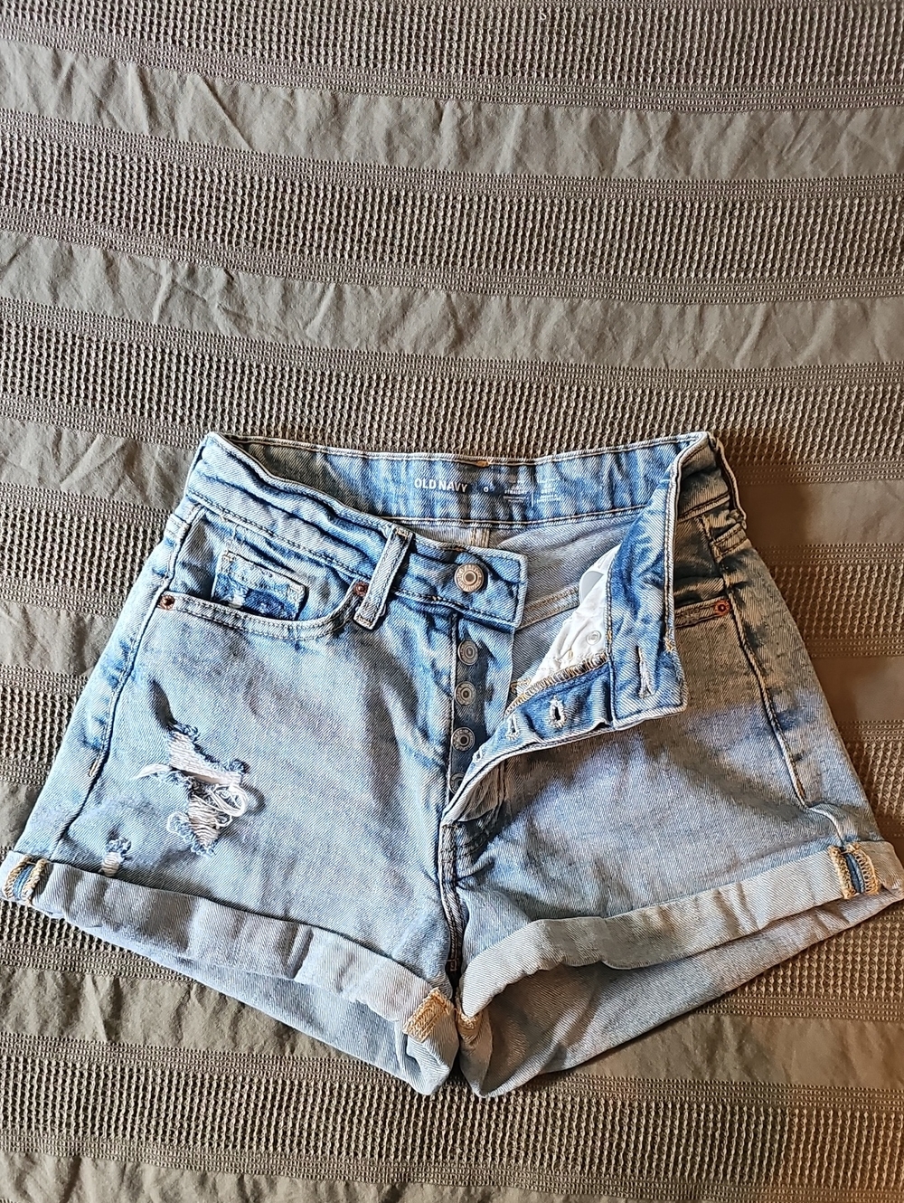 Old Navy Light Wash Denim Roll-Cuff Women's Shorts